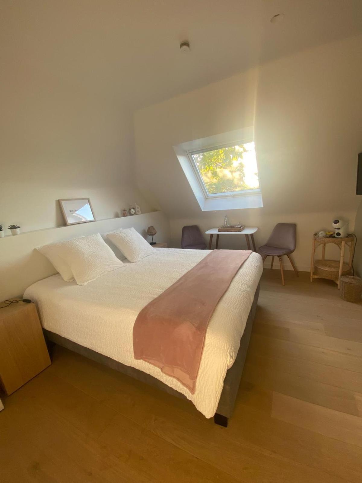イープル Huyze Vinteling Bed & Breakfast エクステリア 写真
